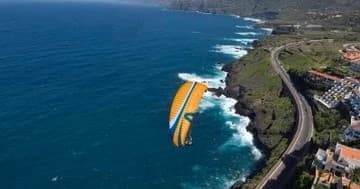 Tandem Paragliding Thrills with Boulder Free Flight