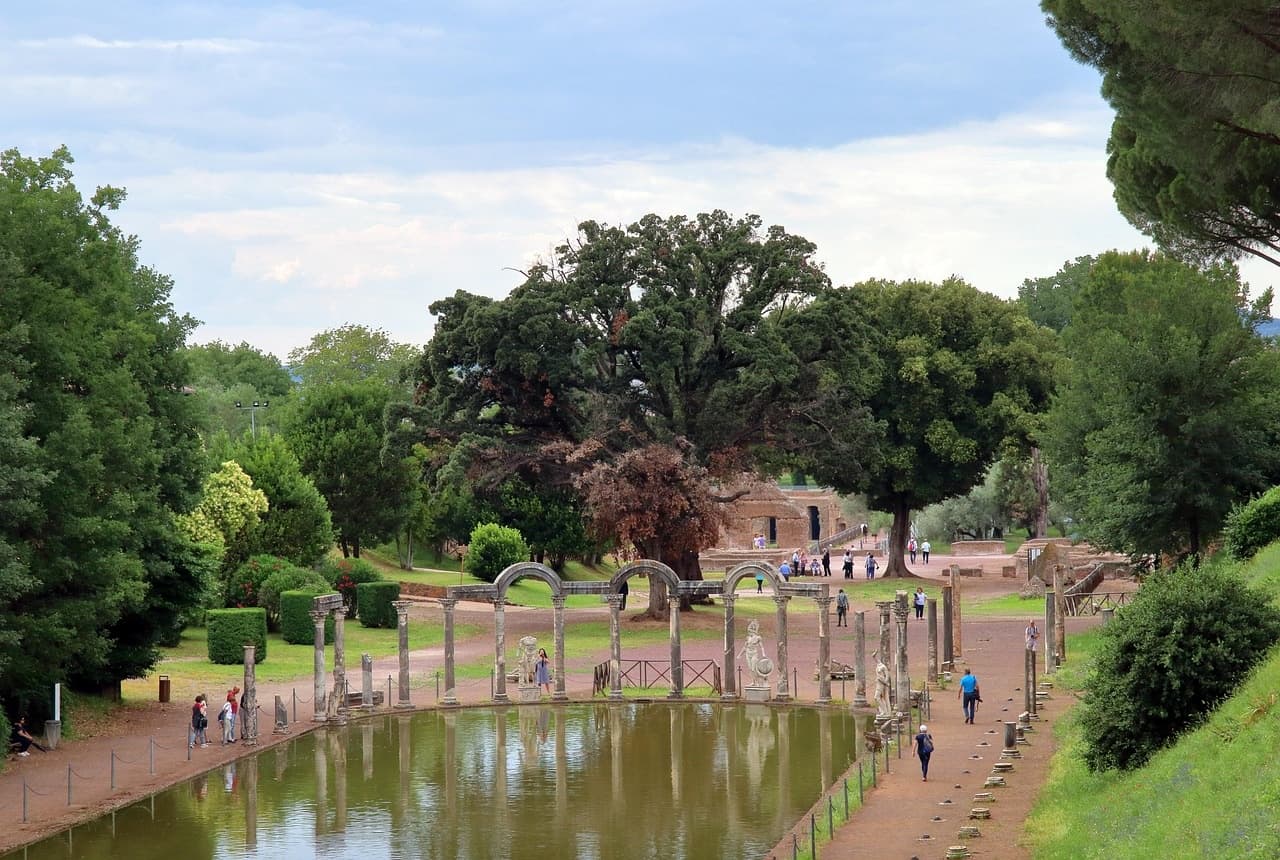 Tivoli Day Tour: Villa Adriana & Villa d’Este with Once in Rome