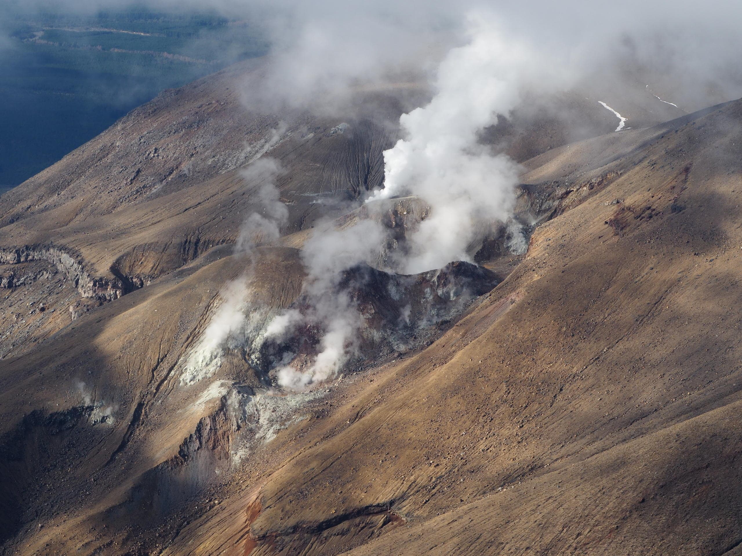 Soar Above Tongariro National Park: Epic Helicopter Tours Over Huka Falls and Mt Ngauruhoe