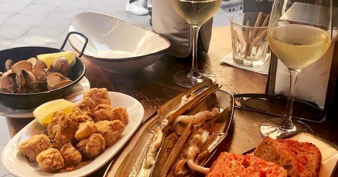 Private Tapas & Wine Tour in Barcelona’s Old Town