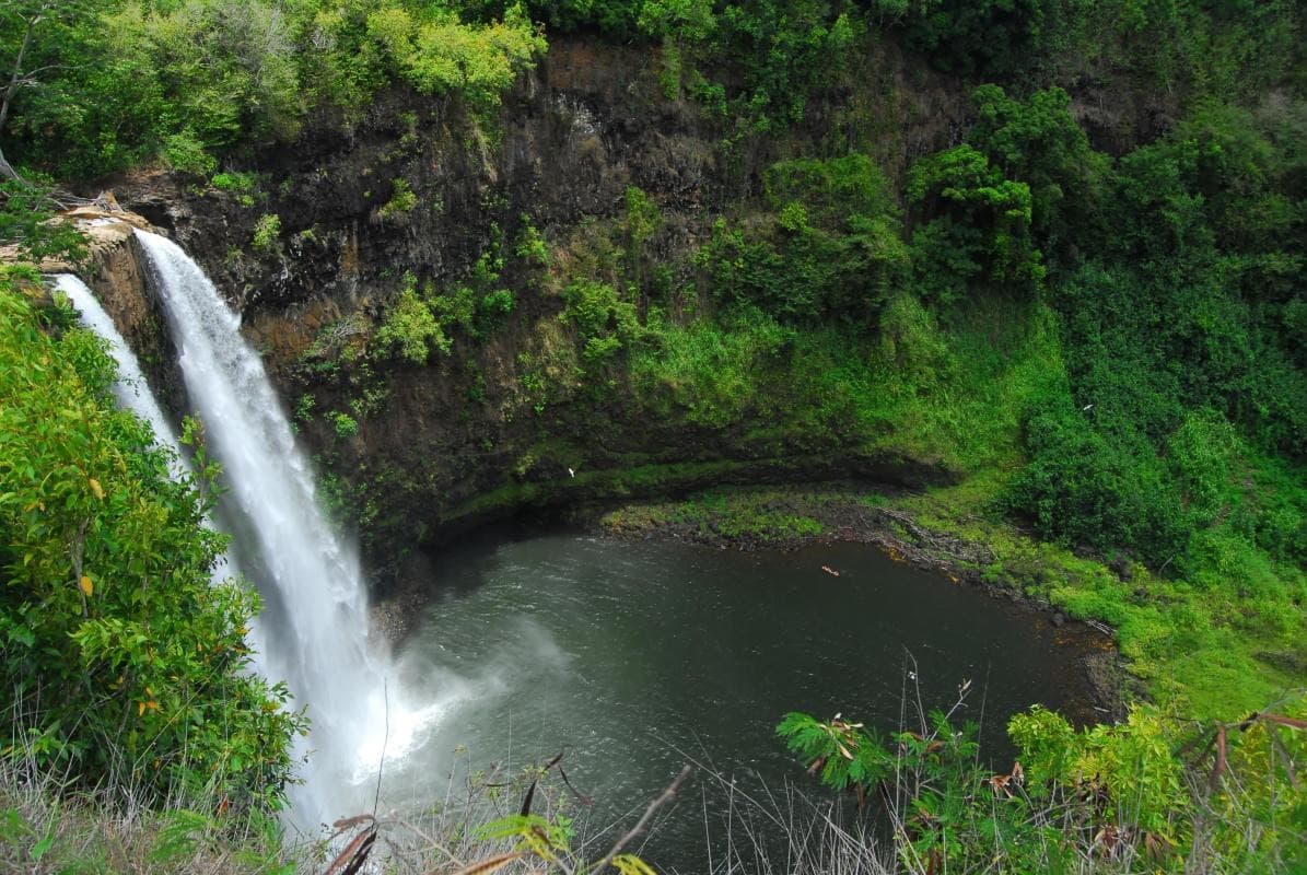 Chasing Water on Tahiti’s Wild East