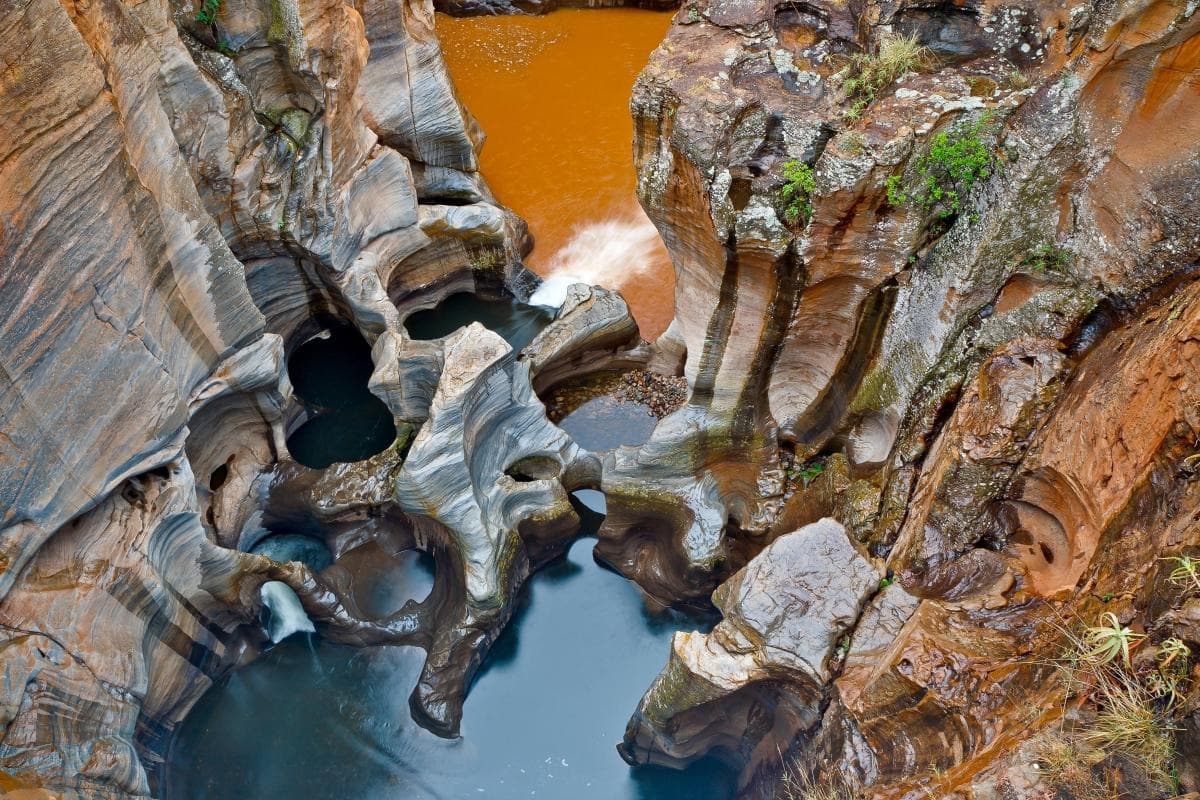 Where Rivers Carve Time