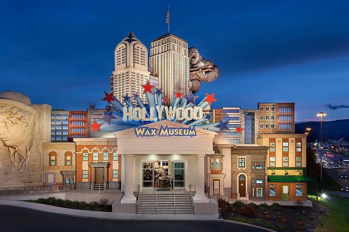 Inside Pigeon Forge’s Hollywood Wax Museum: Admission Guide & Tips