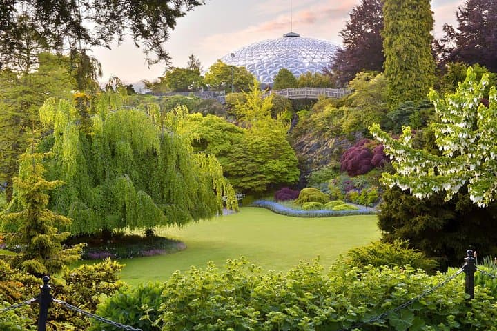 Explore Bloedel Conservatory: Vancouver's Tropical Dome and Bird Sanctuary photo 5