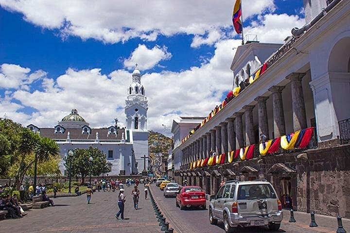 Quito Old Town & Teleferico Day Tour: Gondola to the Equator photo 1