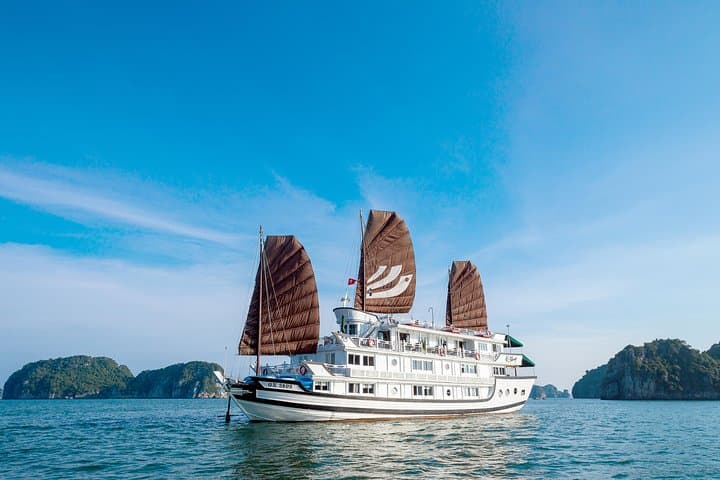 2-Day-Bhaya-Halong-Bay-Cruise-Kayaking-Caves-Squid-Fishing photo 2