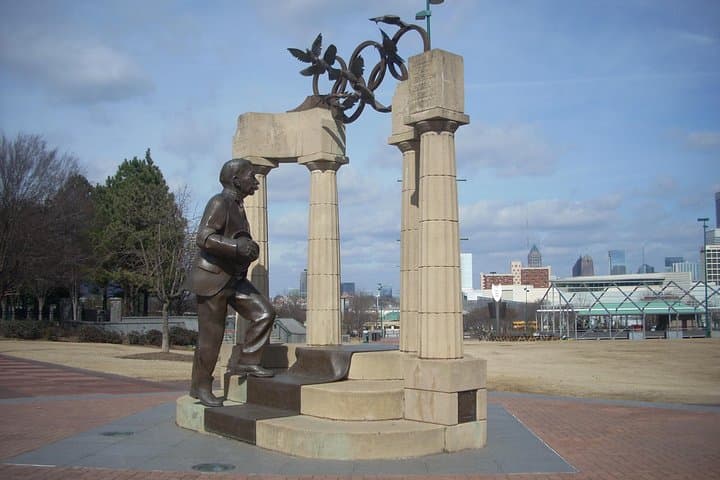 Explore Atlanta on Foot: Centennial Olympic Park Scavenger Hunt Adventure