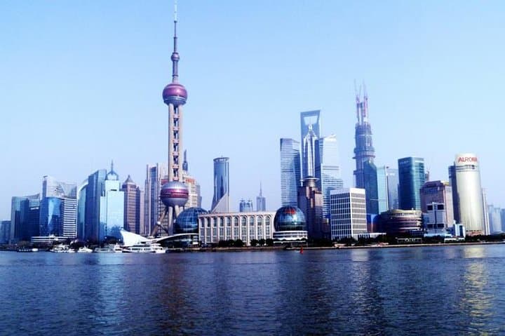 Shanghai 2-Day Highlights: Bund, Yu Garden & Oriental Pearl Private Tour photo 3