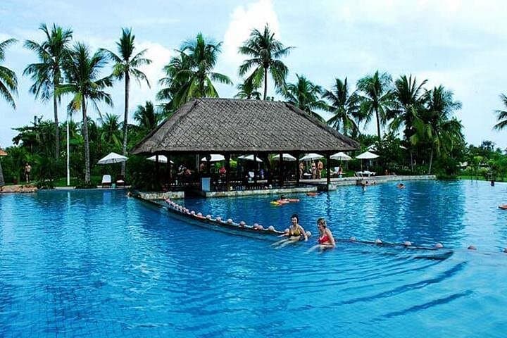 Private Day Tour to Wuzhizhou Islet & Nantian Hot Spring from Sanya photo 2