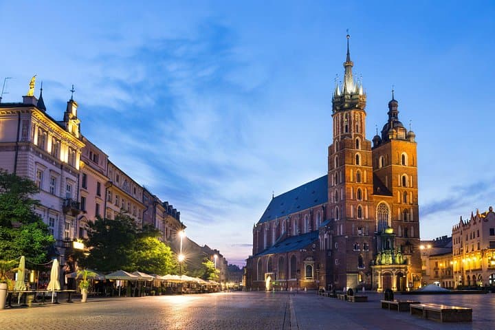 Private Krakow Walking Tour — Schindler's Factory, Wawel & Kazimierz in One Day photo 1