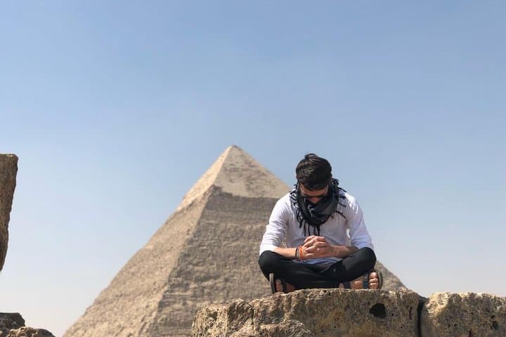 2-Day Cairo & Giza Highlights Tour: Pyramids, Saqqara & Egyptian Museum