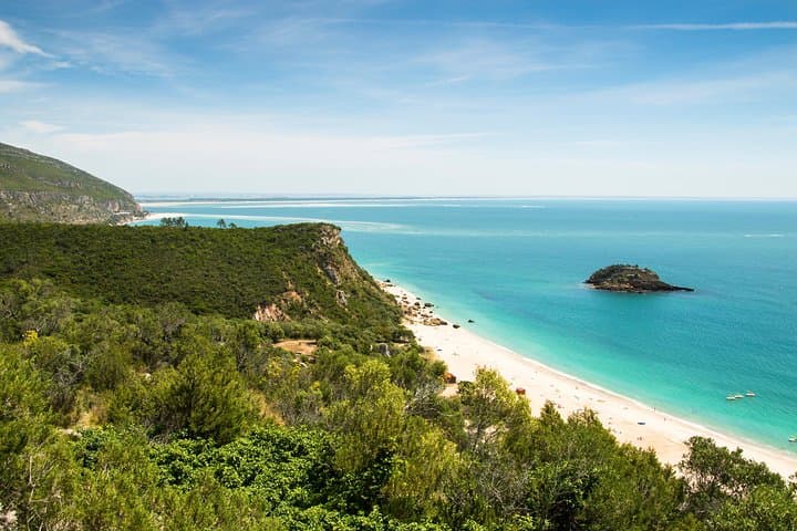 Arrábida Day Tour from Lisbon: Sesimbra, Azeitão & Wine Tastings