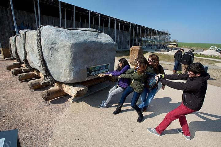 London to Stonehenge and Windsor Castle Day Trip — Private Tour with Entrance Tickets