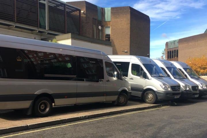 Southampton Private Minibus Transfer to Gatwick Airport or Hotel — Door-to-Door Group Transport