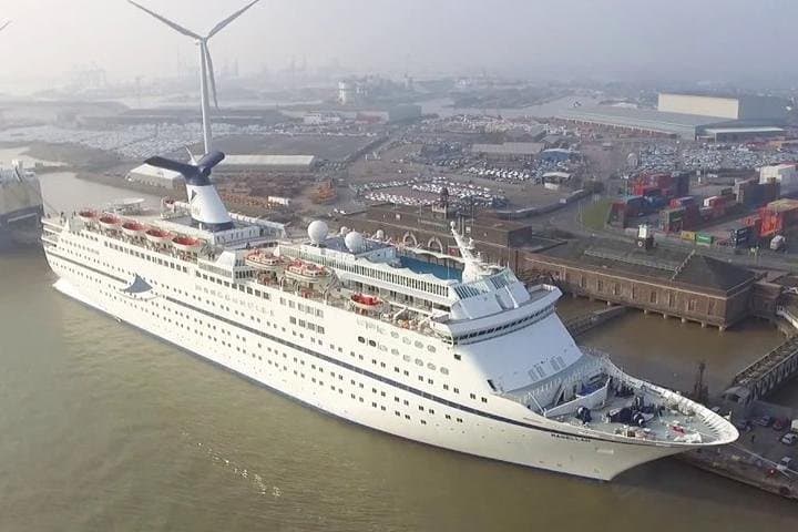 Private Transfer from Tilbury Cruise Terminal to Gatwick Airport