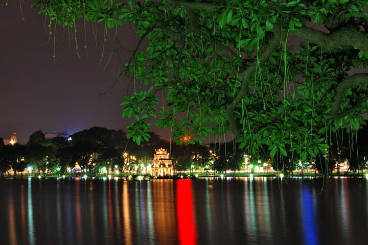 Vietnam at a Glance: 7-Day Hanoi & Halong Bay Highlights