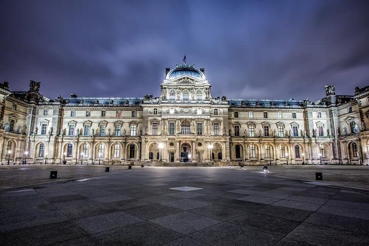 Versailles and Louvre Private Day Tour from Paris — Skip-the-Line Guided Visit photo 2