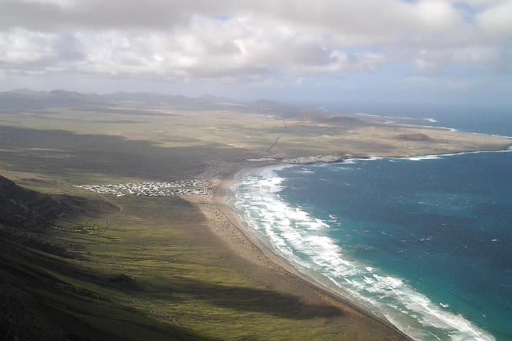 Northern Cliffs & Valleys Hiking Tour in Lanzarote — Haria, La Graciosa Views photo 5