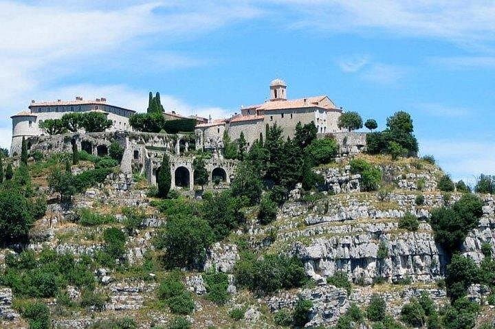 Full-Day Riviera Villages: Cannes, Grasse, Gourdon & Saint-Paul-de-Vence photo 2