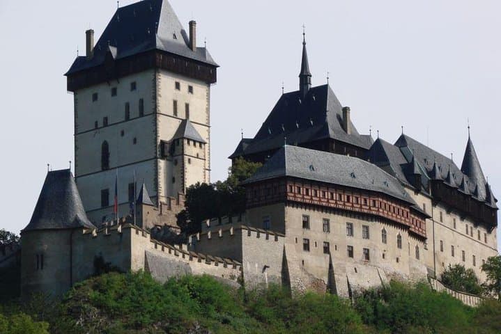 Karlstejn Castle & Nizbor Crystal Glassworks: Private Day Tour from Prague