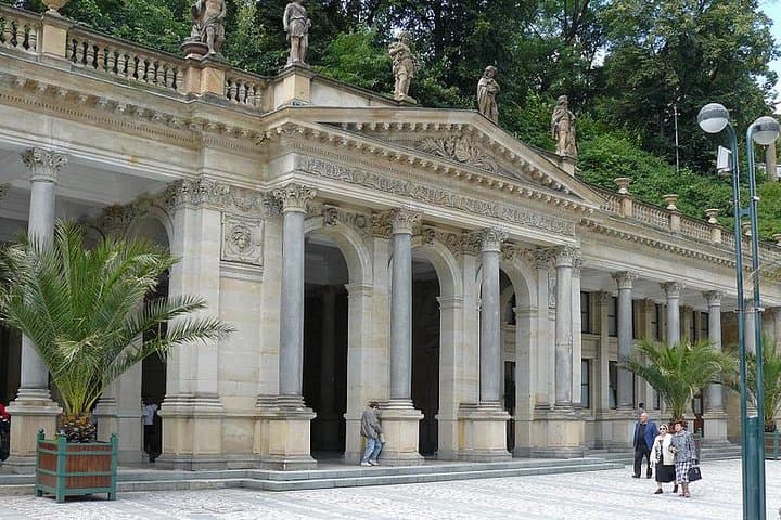 Private Moser Glassworks, Jan Becher Museum & Karlovy Vary Day Tour from Prague