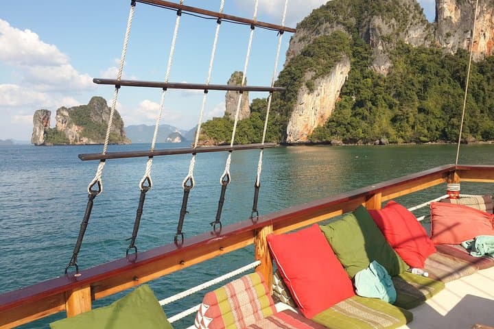 Phang Nga Bay Day Cruise from Khao Lak: Koh Hong, Limestone Cliffs & Swimming