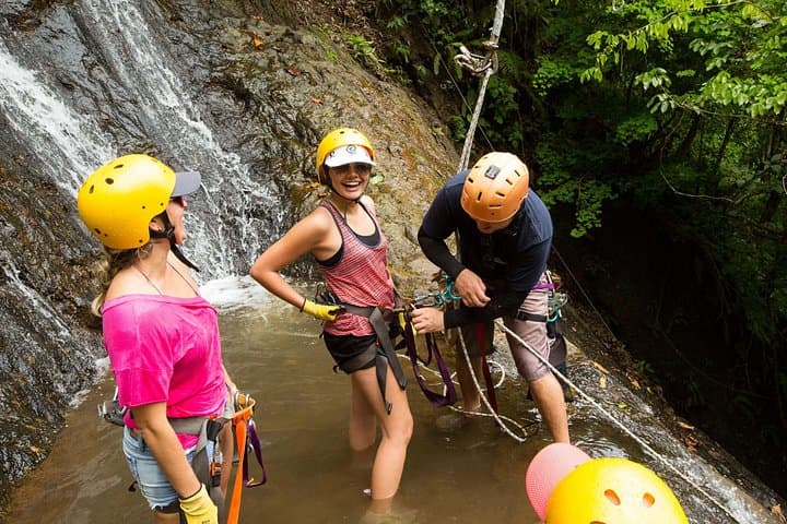 Rappel El Encanto Waterfall: Wet-and-Wild Waterfall Rappelling Near Jaco, Costa Rica photo 6