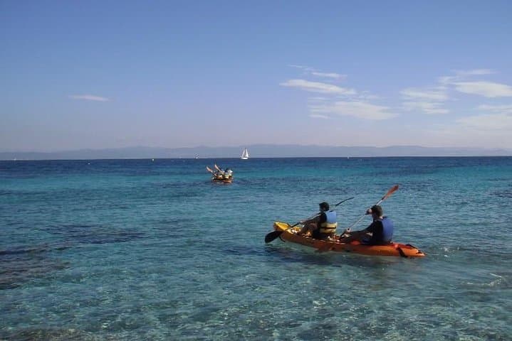 Paddle La Ciotat: Private Kayak Rental to Ile Verte, Bec de l'Aigle & Calanque du Mugel photo 4