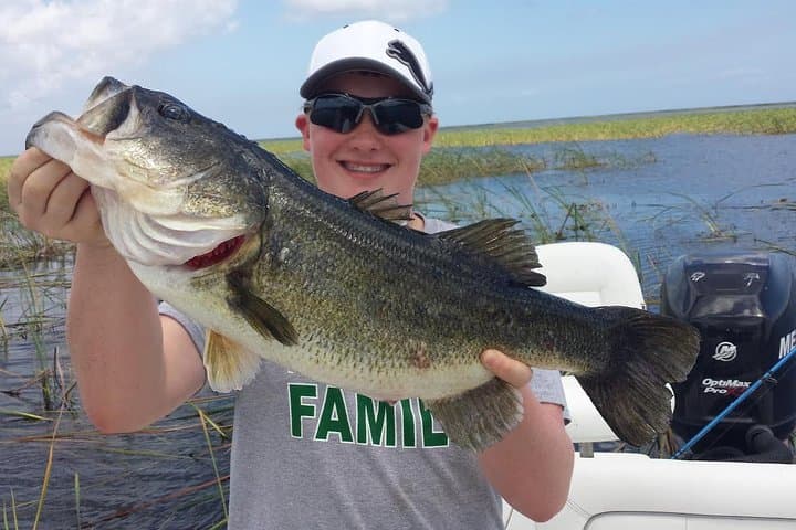 Lake Okeechobee Bass Fishing Charter from Fort Myers — Guided Trip to Catch Trophy Largemouth photo 2