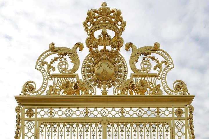 Private Versailles Excursion: Palace, Gardens & Sun King History in a Half-Day Tour photo 2