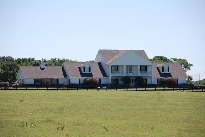 Explore Dallas and Southfork Ranch: 6-Hour Combo Tour of City Landmarks and the 'Dallas' TV Ranch