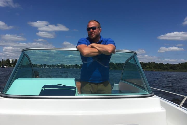 Private Wannsee Boat Tour from Berlin: 3–4 Hour Lakes & Havel Cruise photo 2