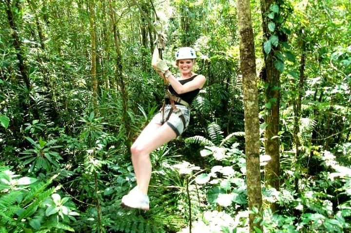 Fiji 16-Line Zipline and Sabeto Mud Spa Combo with Lunch