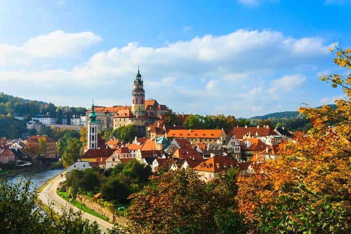 Private Scenic Transfer: Passau to Prague with 2-Hour Cesky Krumlov Guided Tour photo 2