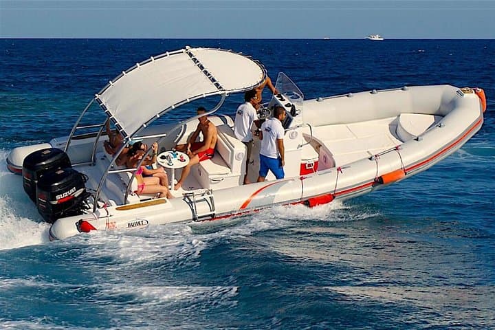 Private Hurghada Speedboat Tour — Dolphin Spotting, Snorkeling & Island Hopping