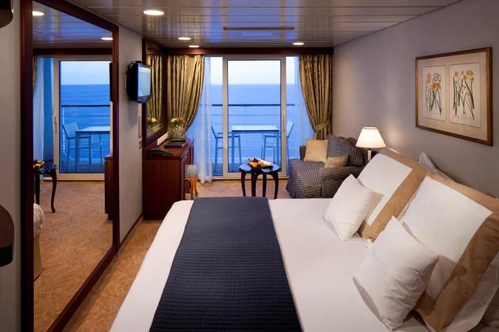 Halong Bay Luxury Overnight Cruise: 2-Day Tai Chi, Cave Visits & Cooking Class photo 2