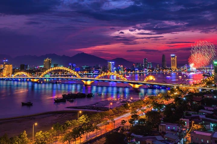 Da Nang by Night: Hoi An Seafood Dinner, Night Market & Han River Cruise