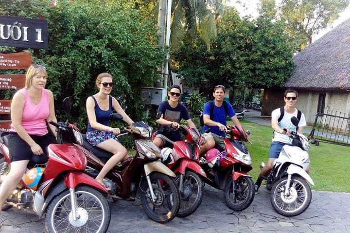 Saigon Motorbike City Tour: Small-Group 3-Hour Saigon Inside Out
