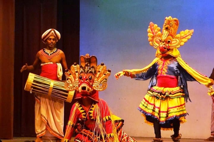 Kandy Full-Day Highlights: Temple, Botanical Gardens & Cultural Show photo 2