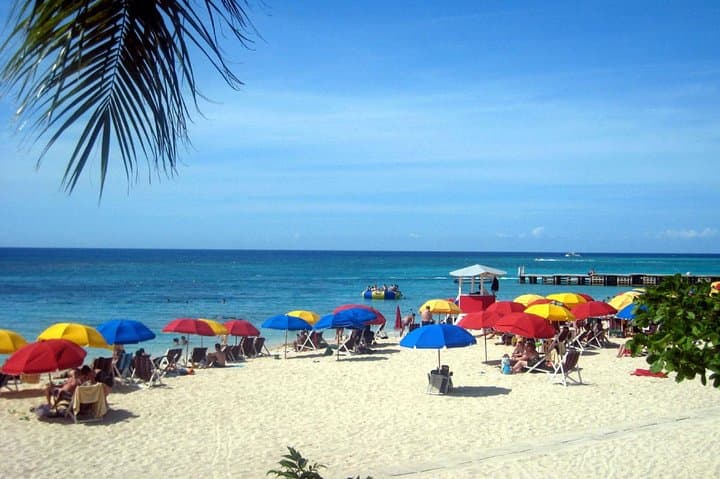 Montego Bay Day Trip: Doctor's Cave Beach, Margaritaville & Hip-Strip Shopping photo 3