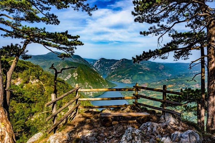 Sarajevo to Belgrade UNESCO Day Transfer — Drina River Cruise, Šargan Eight & Tara National Park