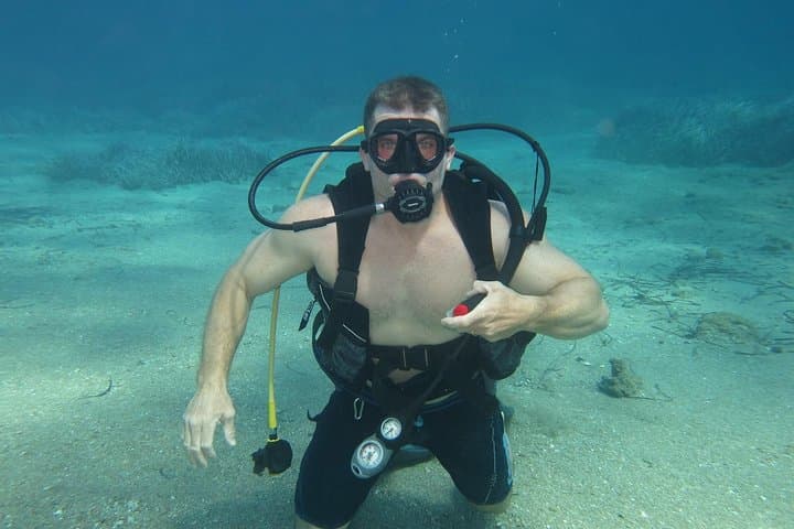 Discover Scuba Diving for Beginners in Athens — Private Intro with Hotel Pickup