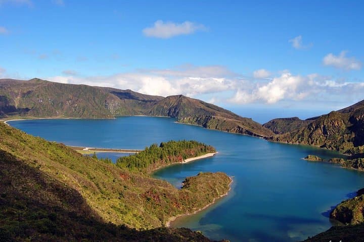 Sete Cidades & Lagoa do Fogo: Full-Day 4WD Tour from Ponta Delgada photo 2
