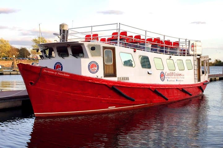 Cardiff Bay Boat Tour — 45-Minute Scenic Cruise to Mermaid Quay & Barrage