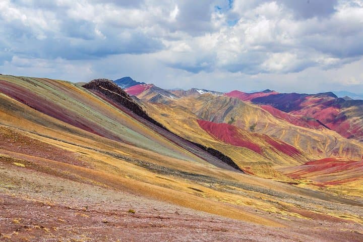 Palcoyo Rainbow Mountain Day Trip from Cusco — Easy High-Altitude Hike to Palccoyo