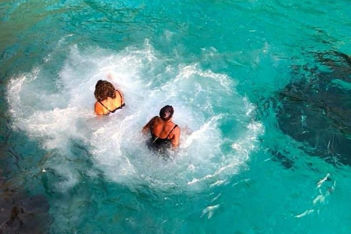 Unwind and Dine: Negril Beach and Rick's Cafe Sunset Adventure photo 3