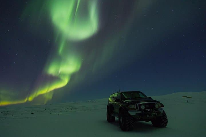 Super Jeep Aurora Hunt: Private Northern Lights Tour from Reykjavik