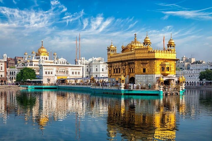 Amritsar City Tour: Golden Temple, Jallianwala Bagh & Wagah Border (2 Nights)