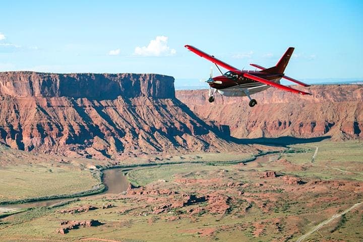 Canyonlands and Arches Air Tour from Moab — Scenic Flight Over Delicate Arch and The Maze photo 5