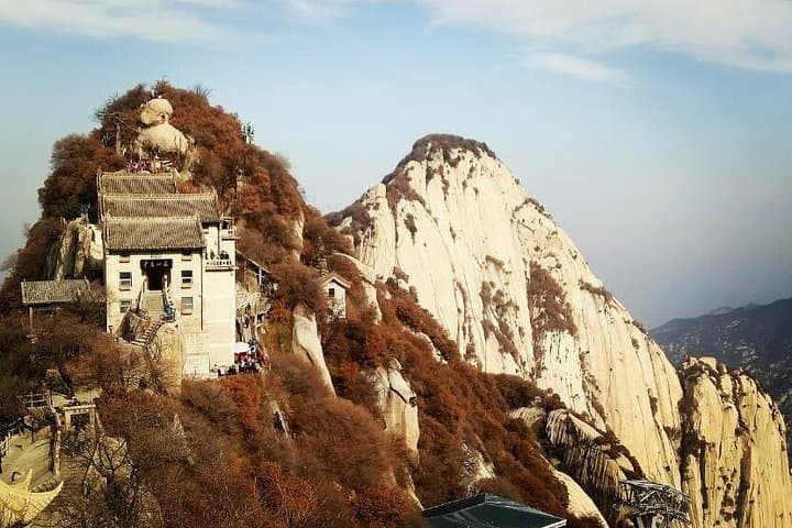 Xi'an 2-Day Private Tour: Terracotta Army & Mount Huashan Hike